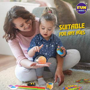 Mama i córeczka bawią się zabawkami fidget – dla każdego wieku