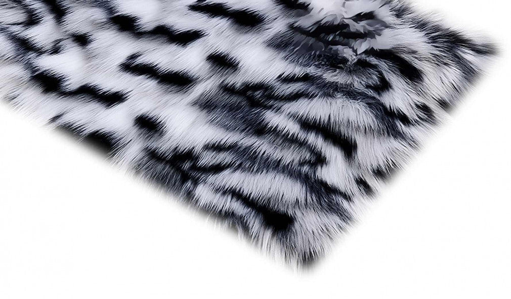 HEQUN Műszőrme Szőnyeg 60x90cm (Fekete és Fehér) - BShopy
